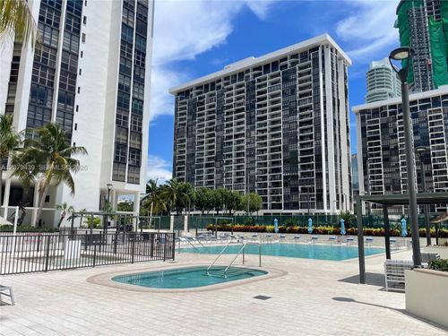 b506-1901 Brickell Ave, Miami, FL, 33129-1744 | Card Image
