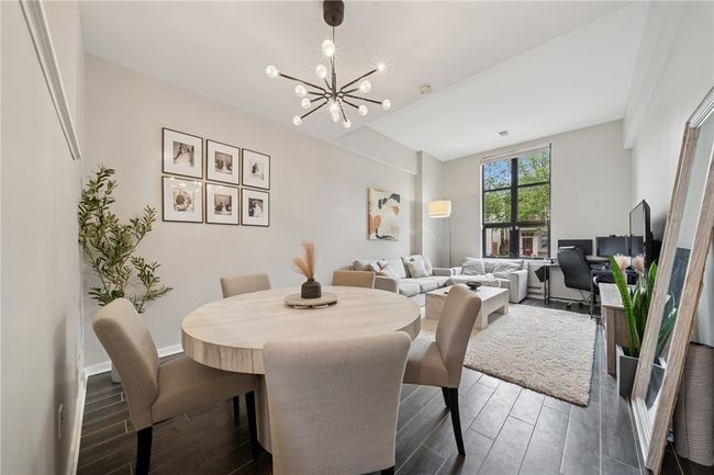 Perfect for entertaining friends and family for dinner. | Image 7