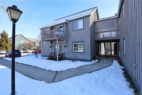 81-81 Sterling St, Beacon, NY, 12508-1450 | Card Image