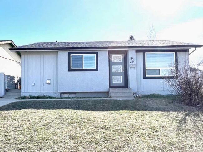 6132 Madigan Drive Ne, Home with 5 bedrooms, 2 bathrooms and 2 parking in Calgary AB | Image 3