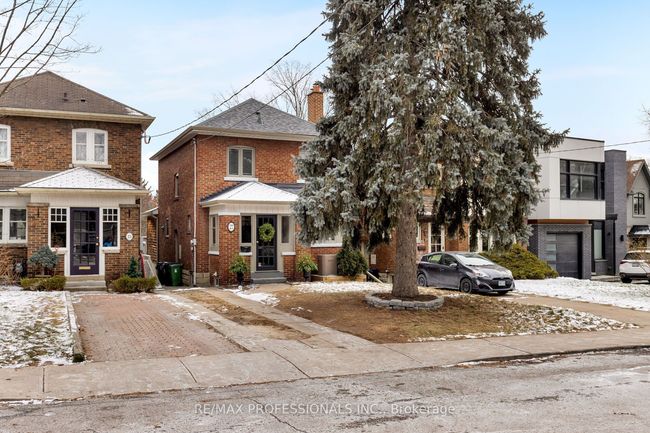 27 Larkin Ave, House other with 4 bedrooms, 2 bathrooms and null parking in Toronto ON | Image 40