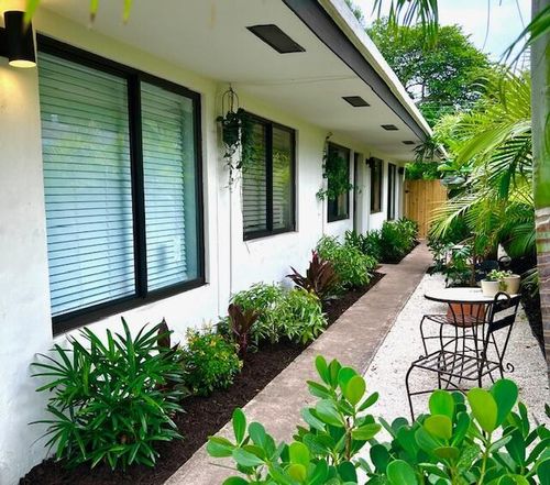 754 Ne 40th St, Oakland Park, FL, 33334-3034 | Card Image