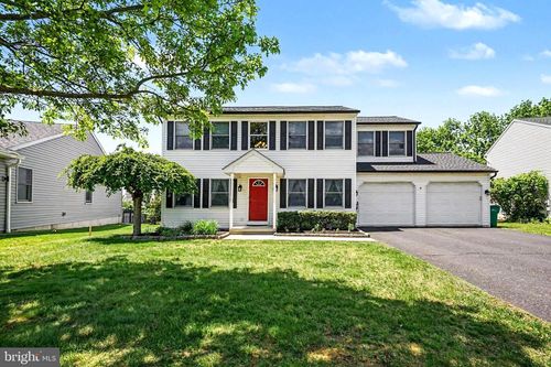 793 Hunter Dr, PENNSBURG, PA, 18073-1574 | Card Image