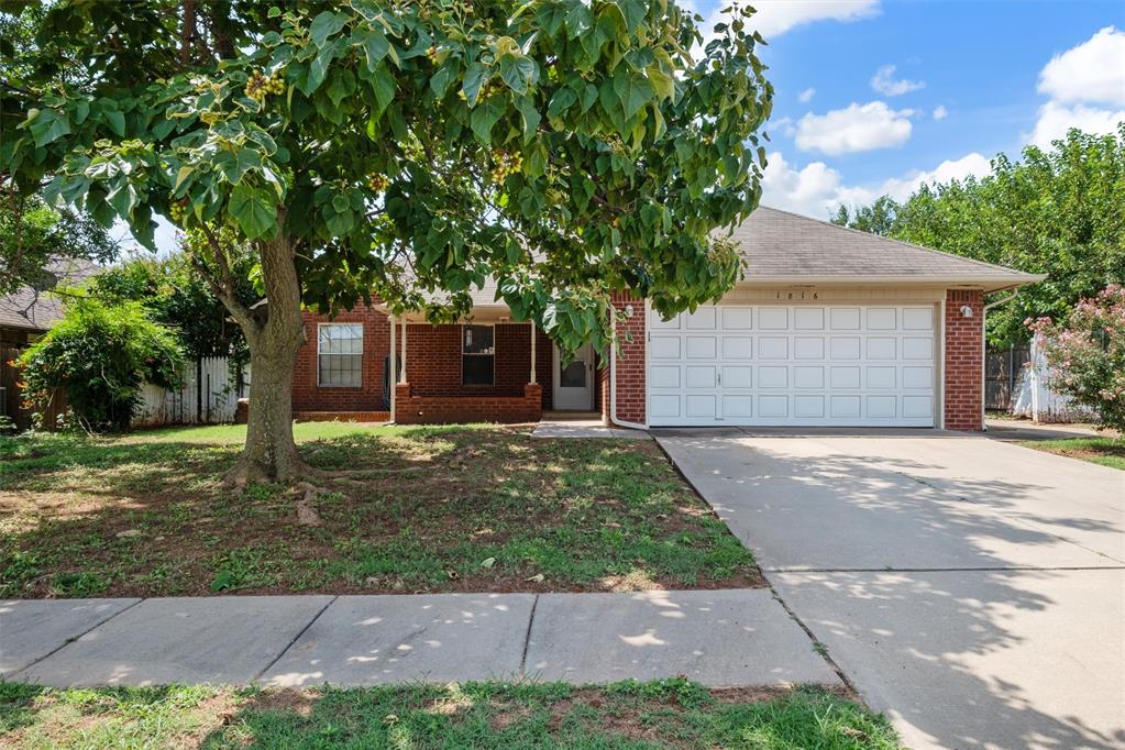 15th St, Moore, OK 73160