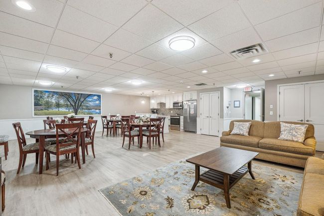 06_Interior.jpg | Image 14