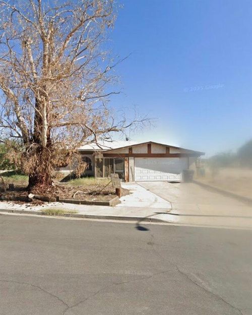 26560 Greenvale Way, Desert Center, CA, 92239-3604 | Card Image