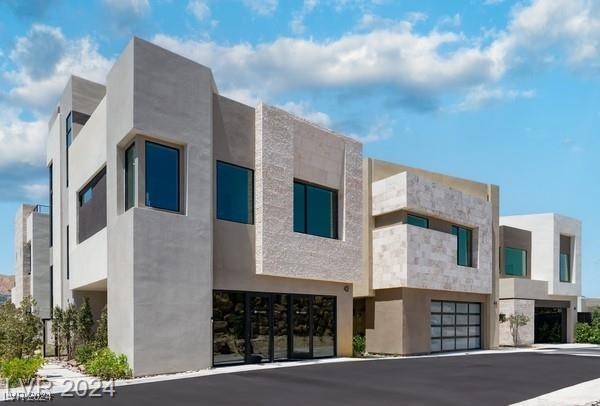 Lakefront Dr, Henderson, NV 89011