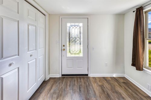 113 Wells St, Houghton Lake Heights, MI, 48630-5086 | Card Image