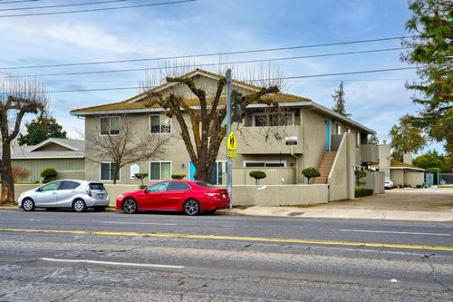 3025 Tully Road, Modesto, CA, 95350 | Card Image