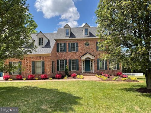 3454 Virginia Oaks Dr, Oakton, VA, 22124-2428 | Card Image