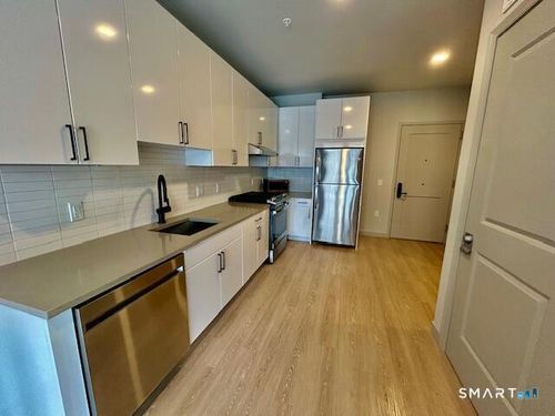 670-711 Summer St, Stamford, CT, 06901-1018 | Card Image