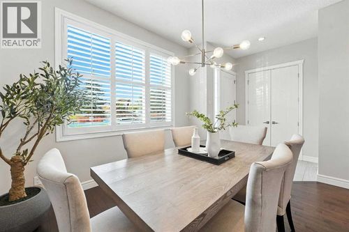 540 37 St Nw, Calgary, AB, T2N3B8 | Card Image