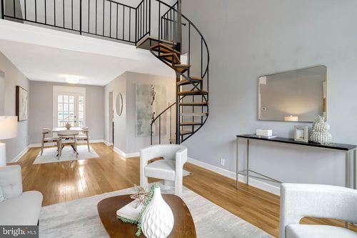 c1-3052 S Buchanan St, ARLINGTON, VA, 22206-1521 | Card Image