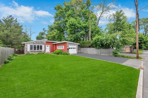 3 9th Ave, Huntingtn Sta, NY, 11746-2219 | Card Image