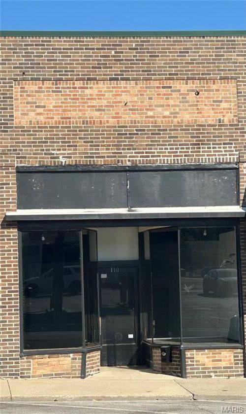 1-110 N 2nd St, Greenville, IL, 62246-1085 | Card Image