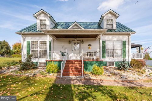 73 Belvedere Farm Ln, CHARLES TOWN, WV, 25414-1246 | Card Image