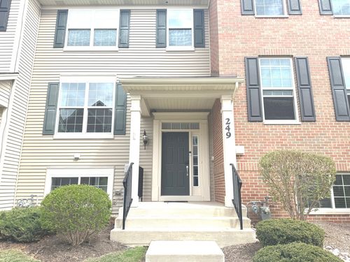 249 Lakeshore Dr, Oswego, IL, 60543-5132 | Card Image