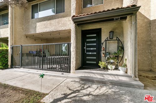 9772 Via Roma, Burbank, CA, 91504-1141 | Card Image