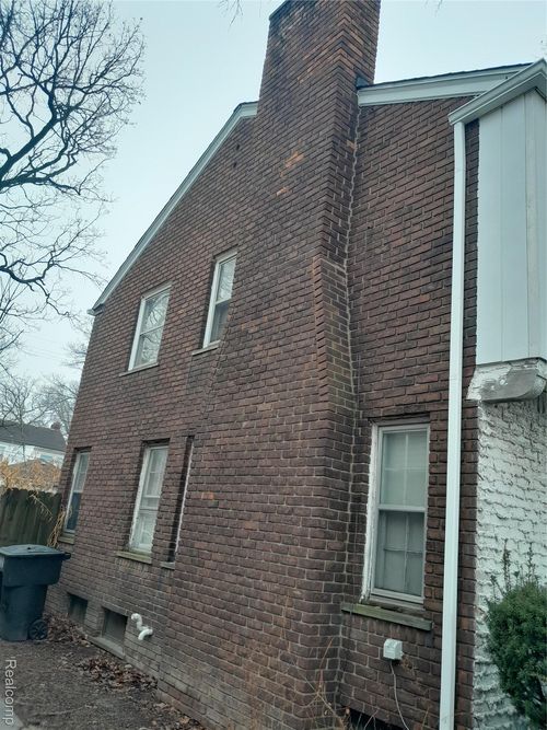 2597 W 8 Mile Road, Detroit, MI, 48221 | Card Image