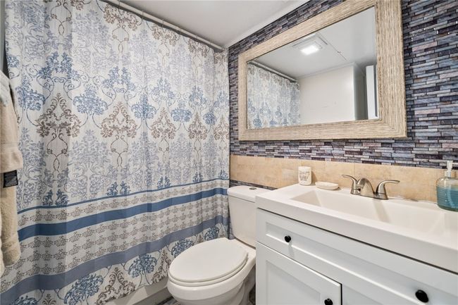 Bathroom | Image 13