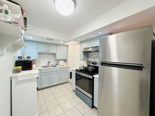 unit-205-195 Thomas Burgin Pkwy, Quincy, MA, 02169-4223 | Card Image