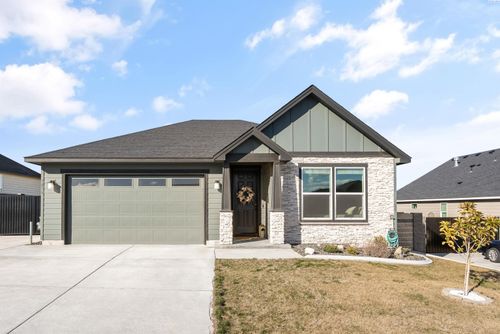 7876 Cardinal Peak St, West Richland, WA, 99353-2005 | Card Image