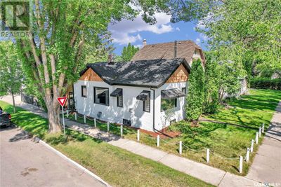 324 30th St W, House other with 3 bedrooms, 2 bathrooms and null parking in Saskatoon SK | Image 3