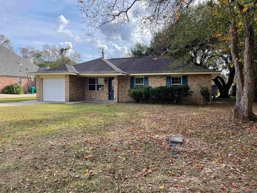 917 Montgomery Ave, Denham Springs, LA, 70726-3603 | Card Image