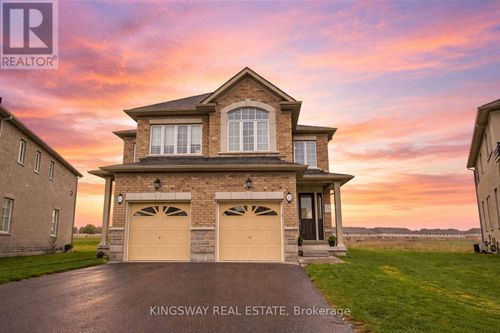 24 Narbonne Cres, Stoney Creek, ON, L8J0J7 | Card Image