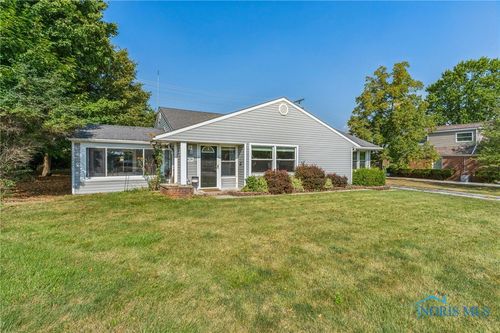 1634 Parkway Dr, Findlay, OH, 45840-1328 | Card Image
