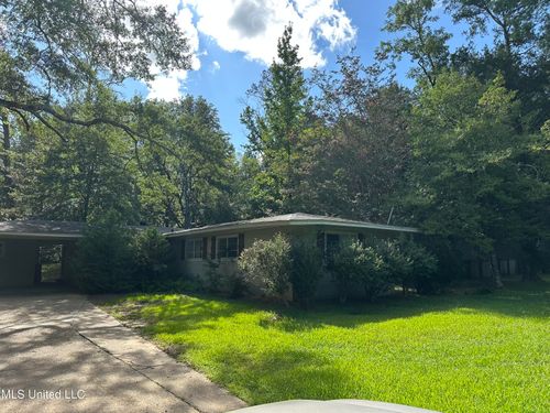 304 Colonial Cir, Jackson, MS, 39211-4213 | Card Image