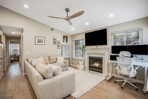 38 Fieldstone Rd, Bedminster, NJ, 07921-1427 | Card Image