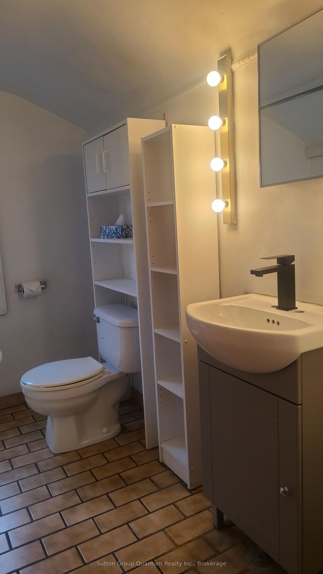 992 Montclair Ave, House other with 5 bedrooms, 3 bathrooms and 2 parking in Hamilton ON | Image 14
