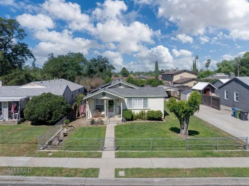 343 Poplar Ave, Manteca, CA, 95336-4566 | Card Image