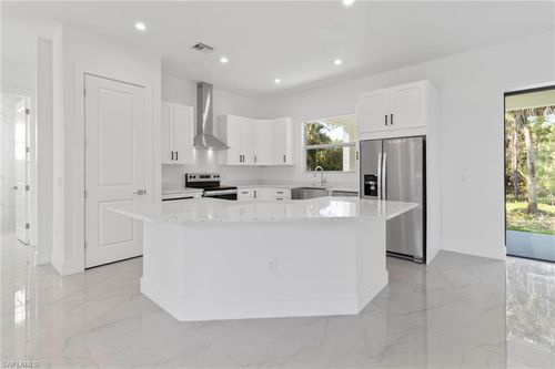 1081 Desoto Blvd S, NAPLES, FL, 34117-9142 | Card Image