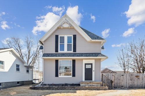 1315 Pershing Blvd, Clinton, IA, 52732-5203 | Card Image