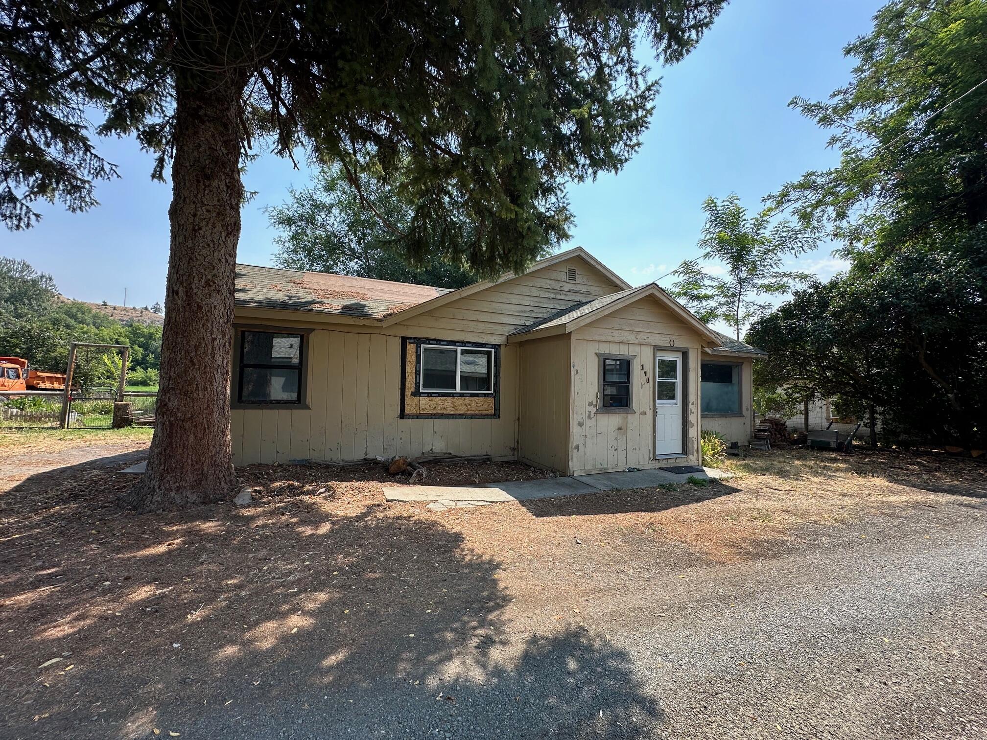 Farra , Mount Vernon, OR 97865