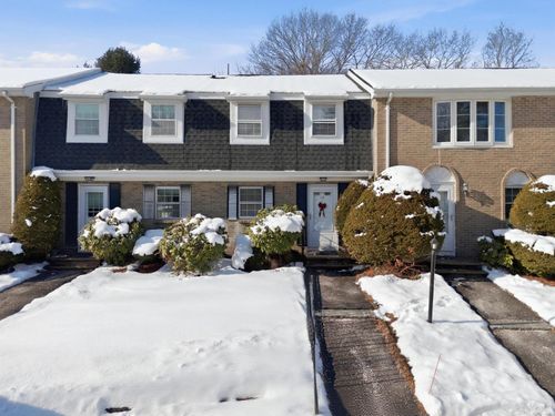 15 Fieldstone Dr, Londonderry, NH, 03053-2701 | Card Image