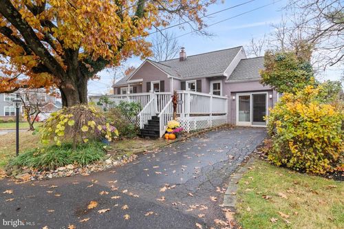 420 Fairview Ave, NORTH WALES, PA, 19454-3403 | Card Image