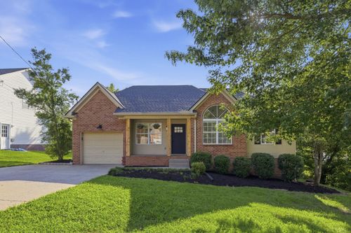 131 Cimmaron Dr, Goodlettsville, TN, 37072-7050 | Card Image