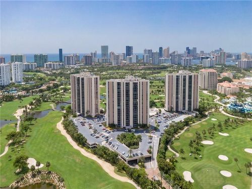 apt-1425-20301 W Country Club Dr, Aventura, FL, 33180-1656 | Card Image