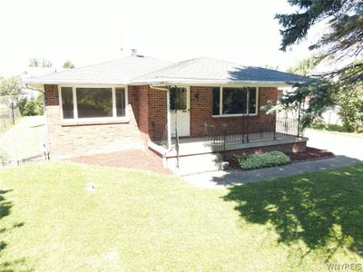 Front of Home | Image 2