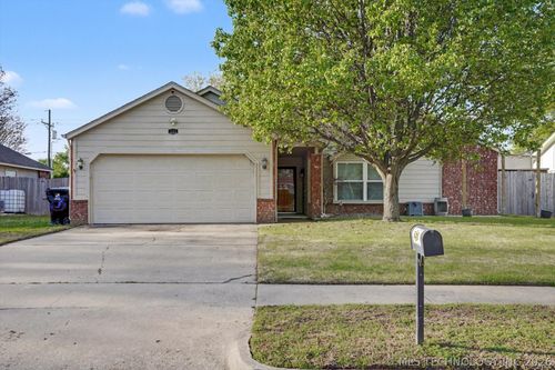 1305 E Durham Street, Broken Arrow, OK, 74011 | Card Image