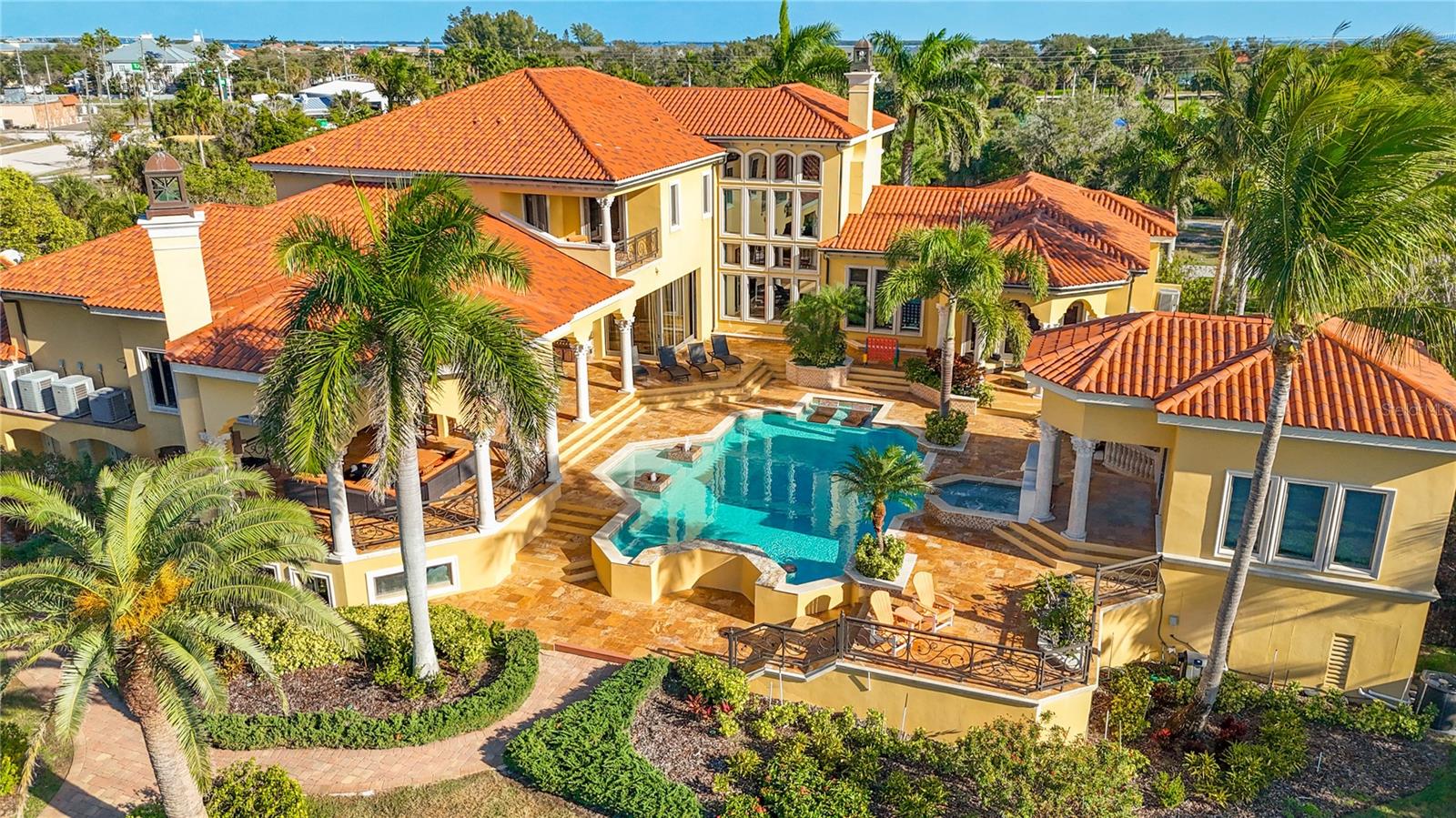 Residential in TIERRA VERDE 3
