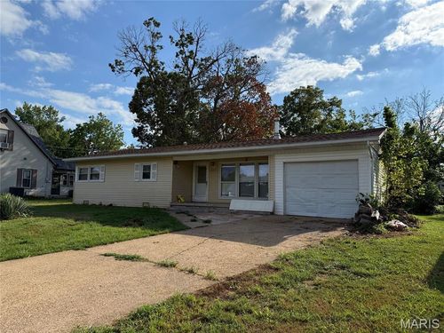 807 Mulberry St, Bismarck, MO, 63624-9013 | Card Image