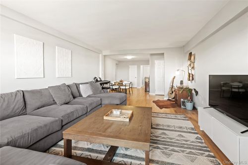 apt-6d-7210 112th St, Forest Hills, NY, 11375-5435 | Card Image