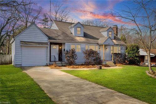 2850 Konnoak Dr, Winston Salem, NC, 27127-3944 | Card Image