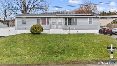 15 Spread Oak Ln, Waterbury, CT, 06704-1150 | Card Image
