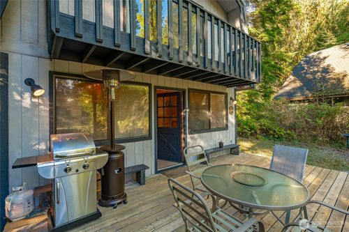 7018 Olympus Way, Deming, WA, 98244-9570 | Card Image