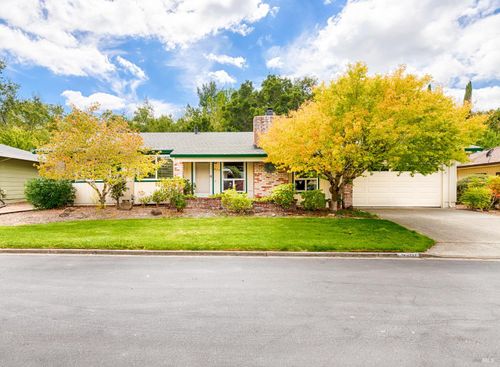 435 Meadowgreen Drive, Santa Rosa, CA, 95409 | Card Image